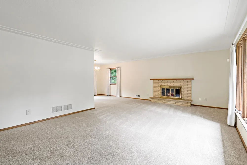 5921 Wisconsin Circle New Hope, MN 55428