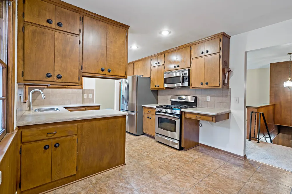 5921 Wisconsin Circle New Hope, MN 55428