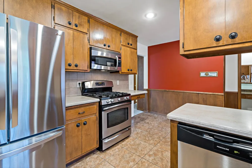 5921 Wisconsin Circle New Hope, MN 55428