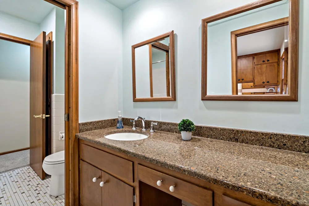 5921 Wisconsin Circle New Hope, MN 55428