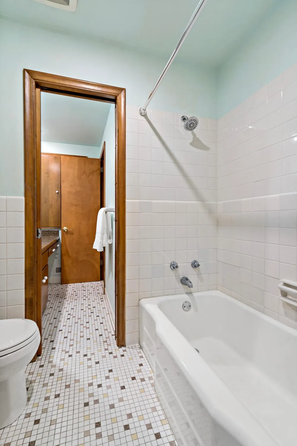 5921 Wisconsin Circle New Hope, MN 55428