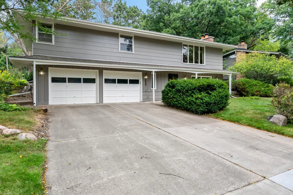 5921 Wisconsin Circle New Hope, MN 55428