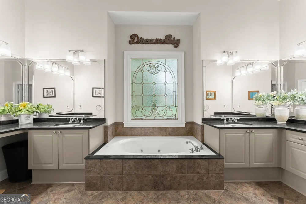 4614 Chartwell Chase CT Flowery Branch, GA 30542
