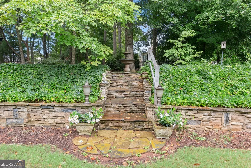 4614 Chartwell Chase CT Flowery Branch, GA 30542