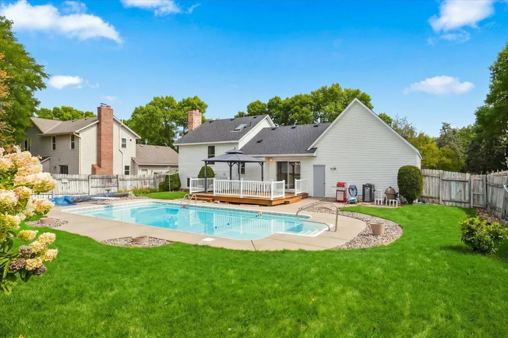 7474 Jeffery Lane S Cottage Grove, MN 55016