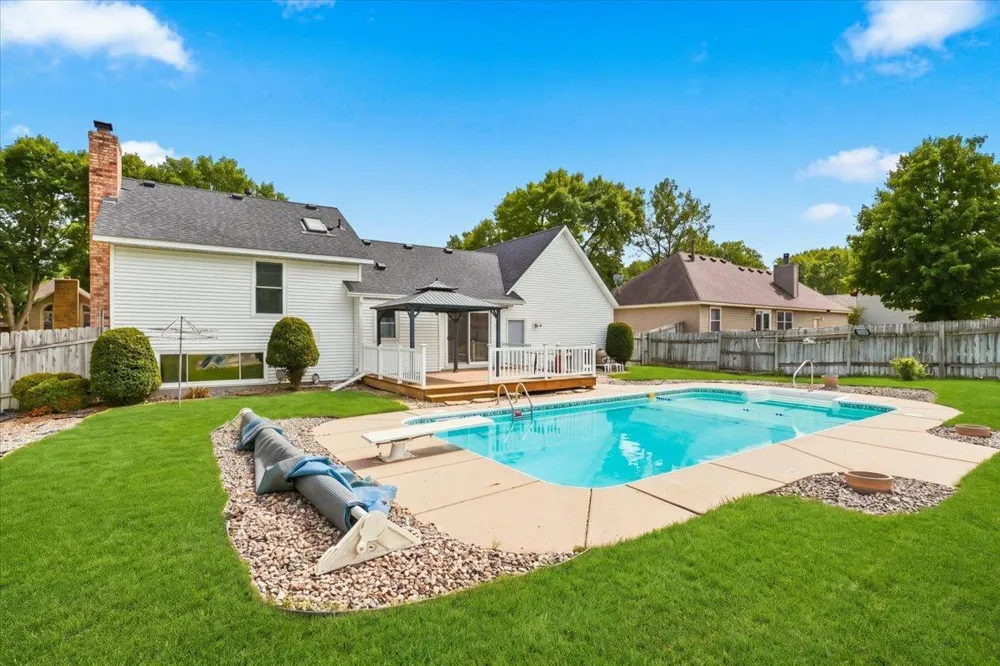 7474 Jeffery Lane S Cottage Grove, MN 55016