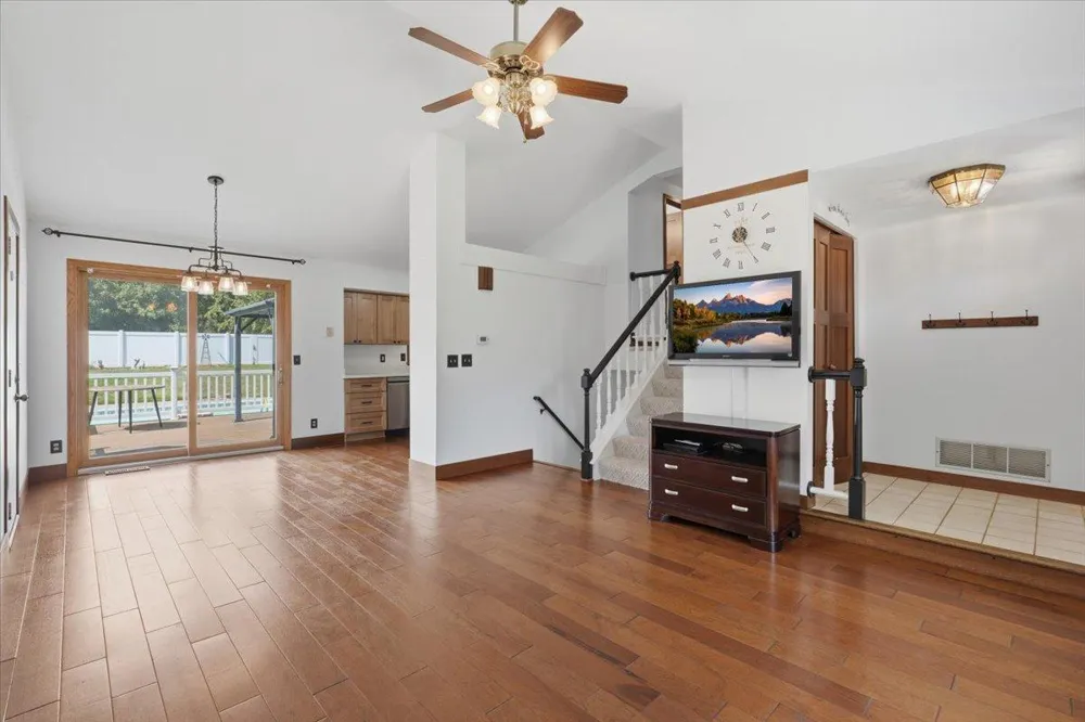 7474 Jeffery Lane S Cottage Grove, MN 55016