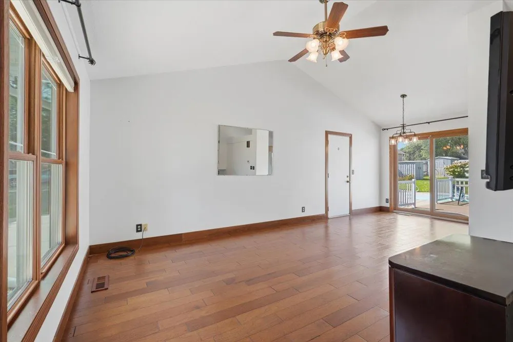 7474 Jeffery Lane S Cottage Grove, MN 55016
