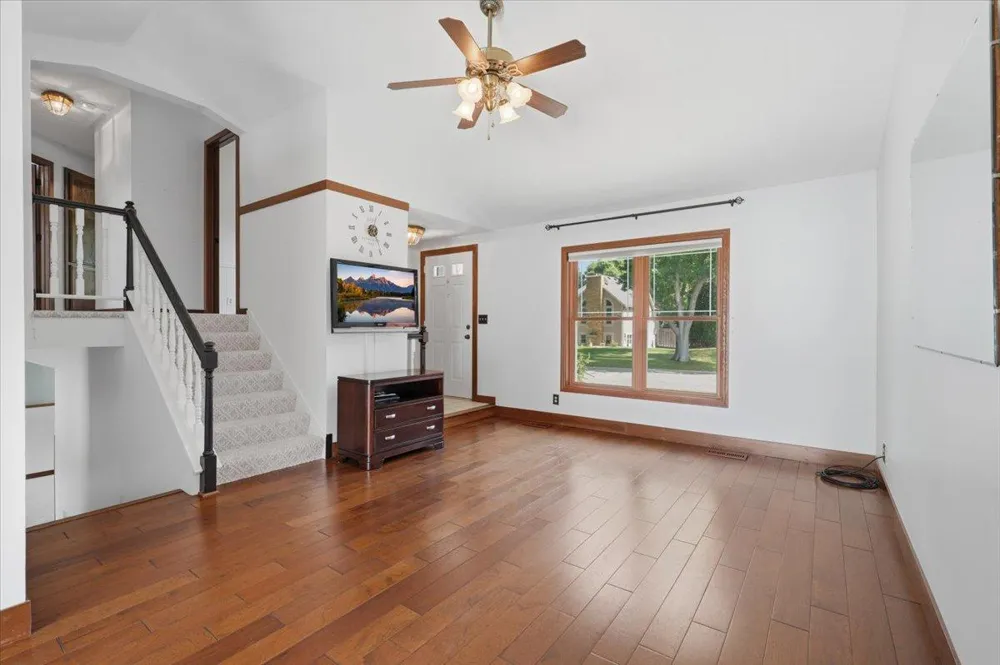 7474 Jeffery Lane S Cottage Grove, MN 55016