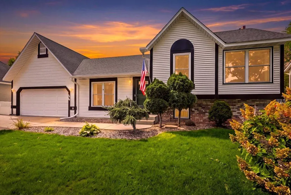 7474 Jeffery Lane S Cottage Grove, MN 55016