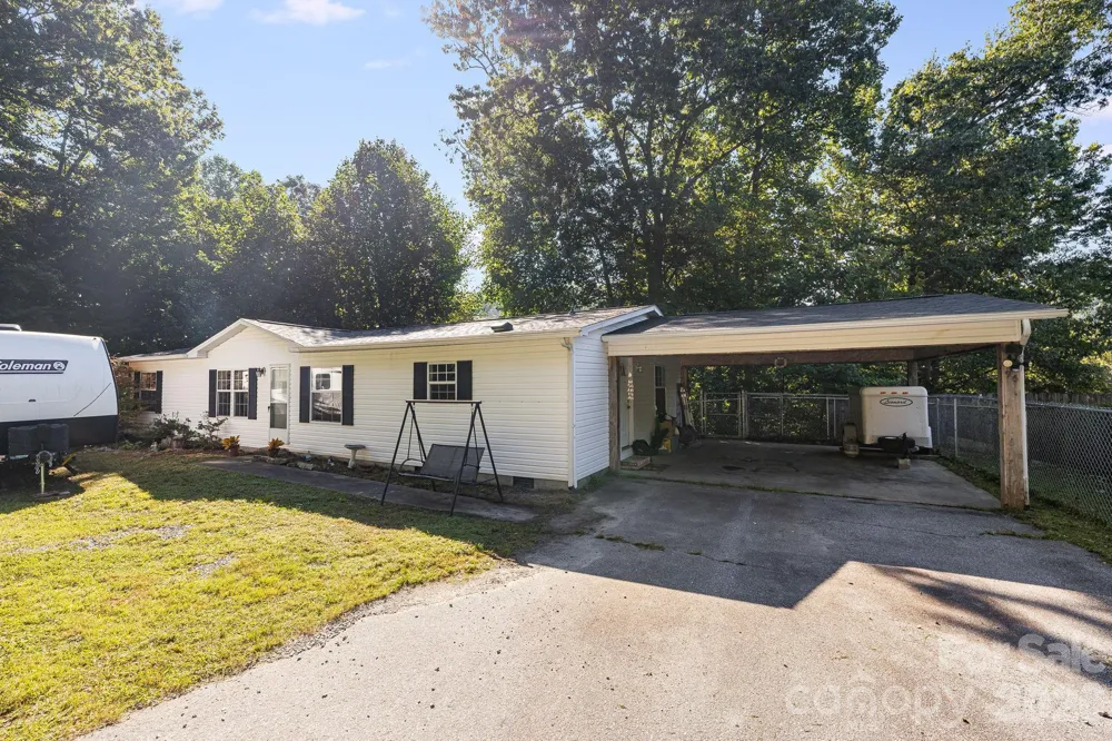 96 Fallswood Court Hendersonville, NC 28739