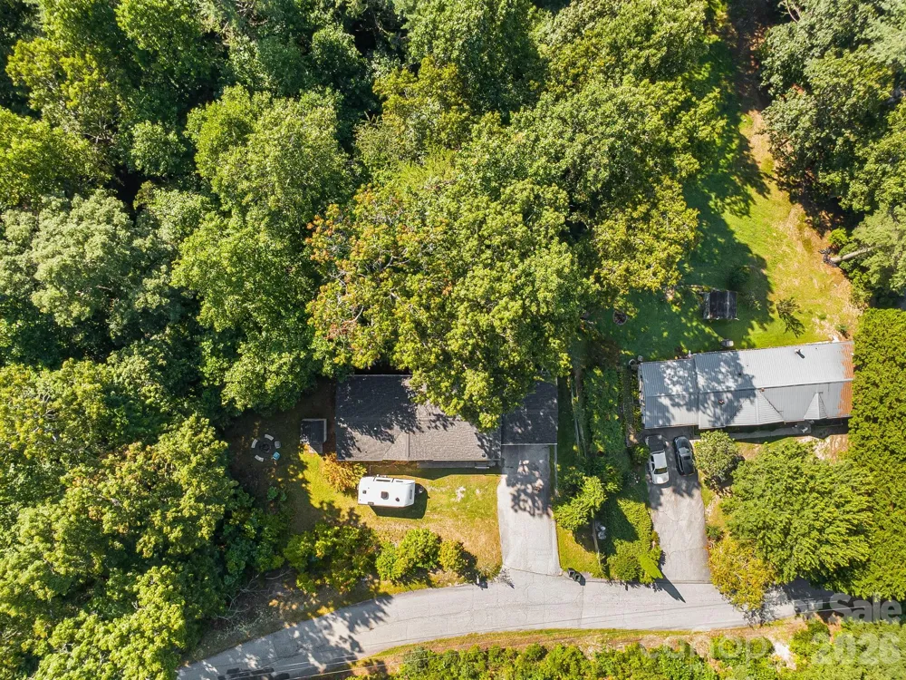 96 Fallswood Court Hendersonville, NC 28739