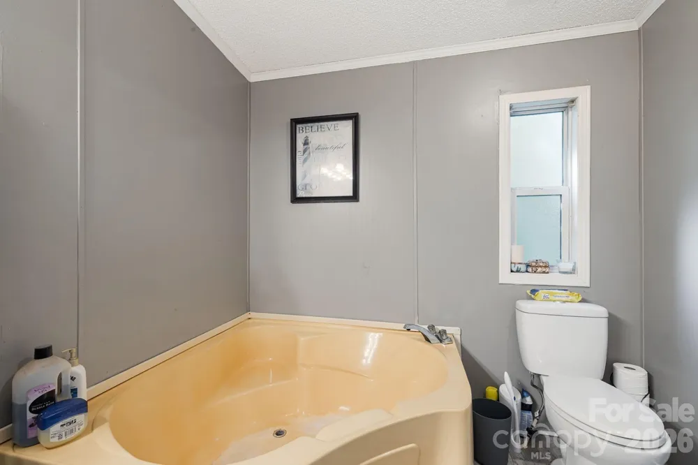 96 Fallswood Court Hendersonville, NC 28739