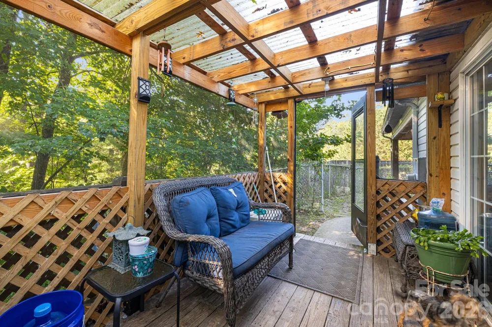 96 Fallswood Court Hendersonville, NC 28739