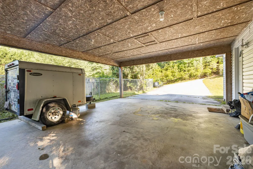 96 Fallswood Court Hendersonville, NC 28739