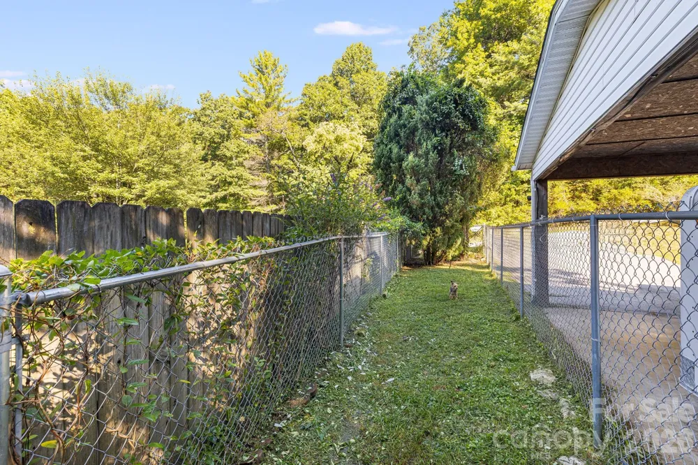 96 Fallswood Court Hendersonville, NC 28739