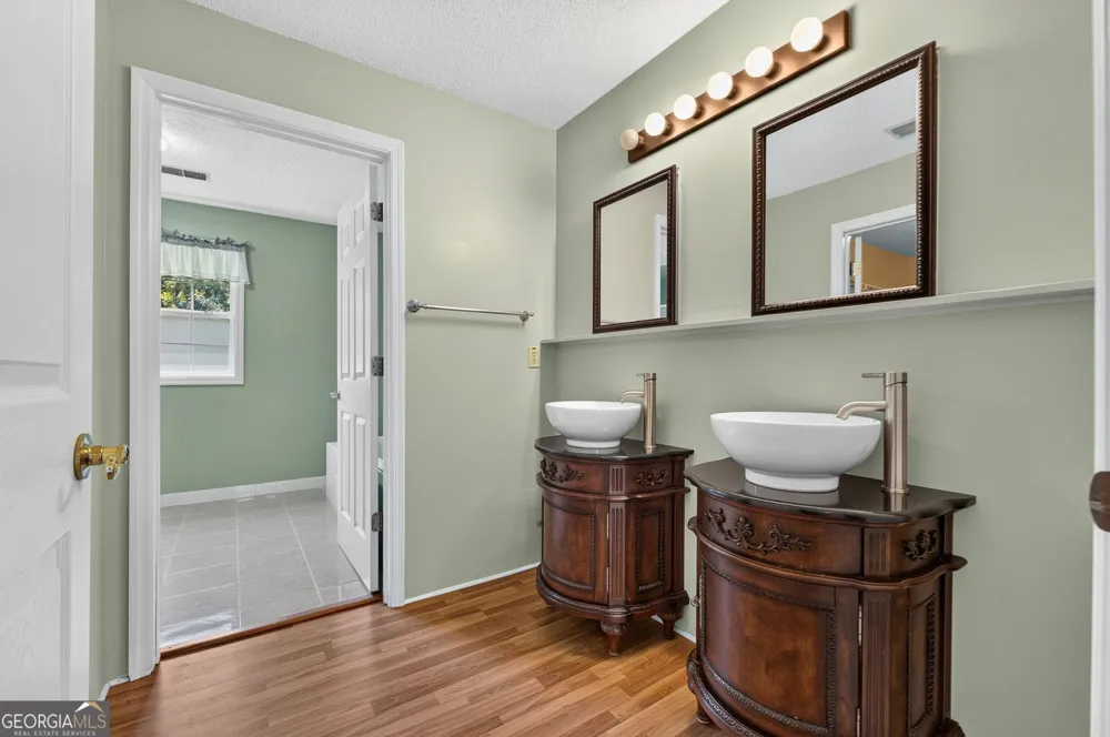 35 Oak Grove LN McDonough, GA 30253