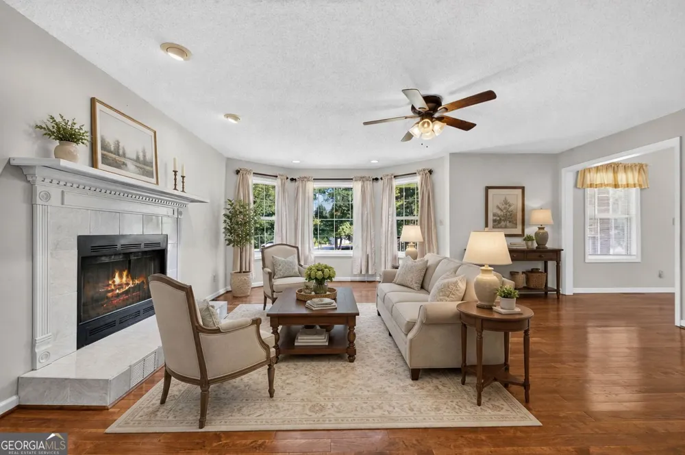 35 Oak Grove LN McDonough, GA 30253