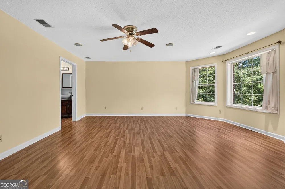 35 Oak Grove LN McDonough, GA 30253