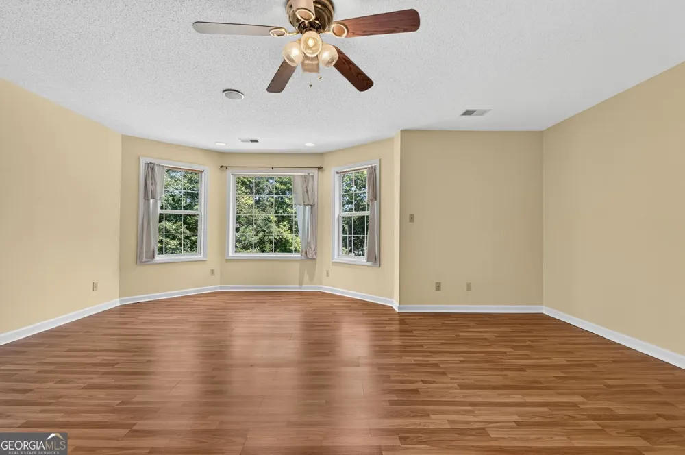35 Oak Grove LN McDonough, GA 30253