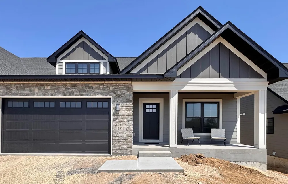 18542 Ifton Way Lakeville, MN 55044