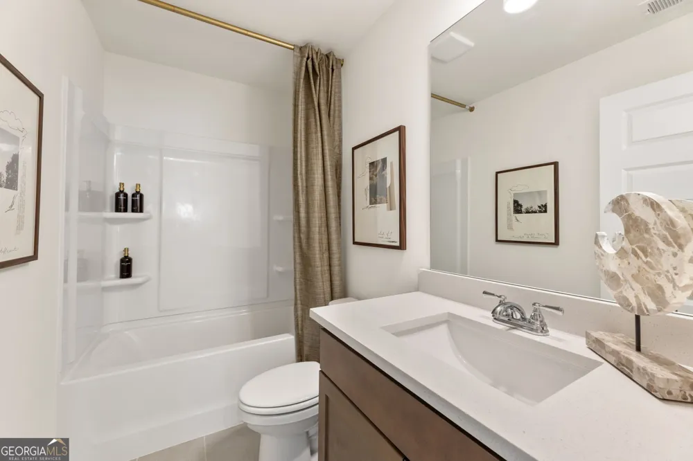 102 bluefin ST Adairsville, GA 30103