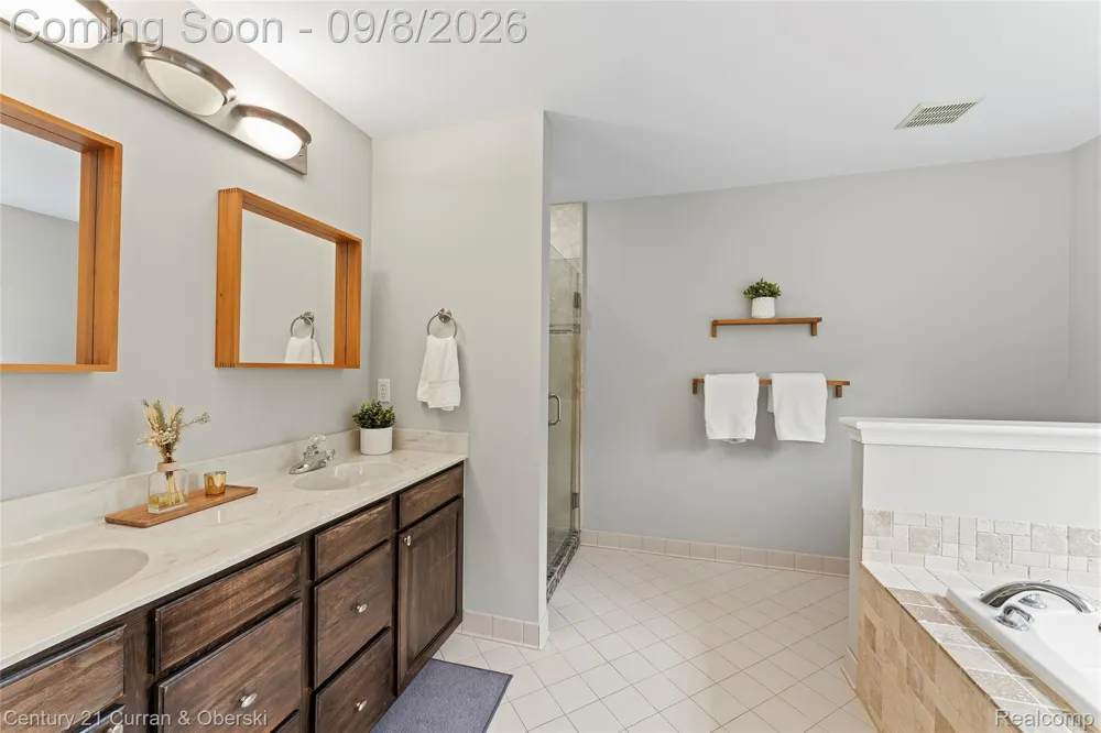 49970 Blackberry Trail Novi City, MI 48374
