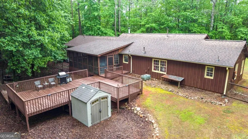 712 Honeysuckle LN Temple, GA 30179