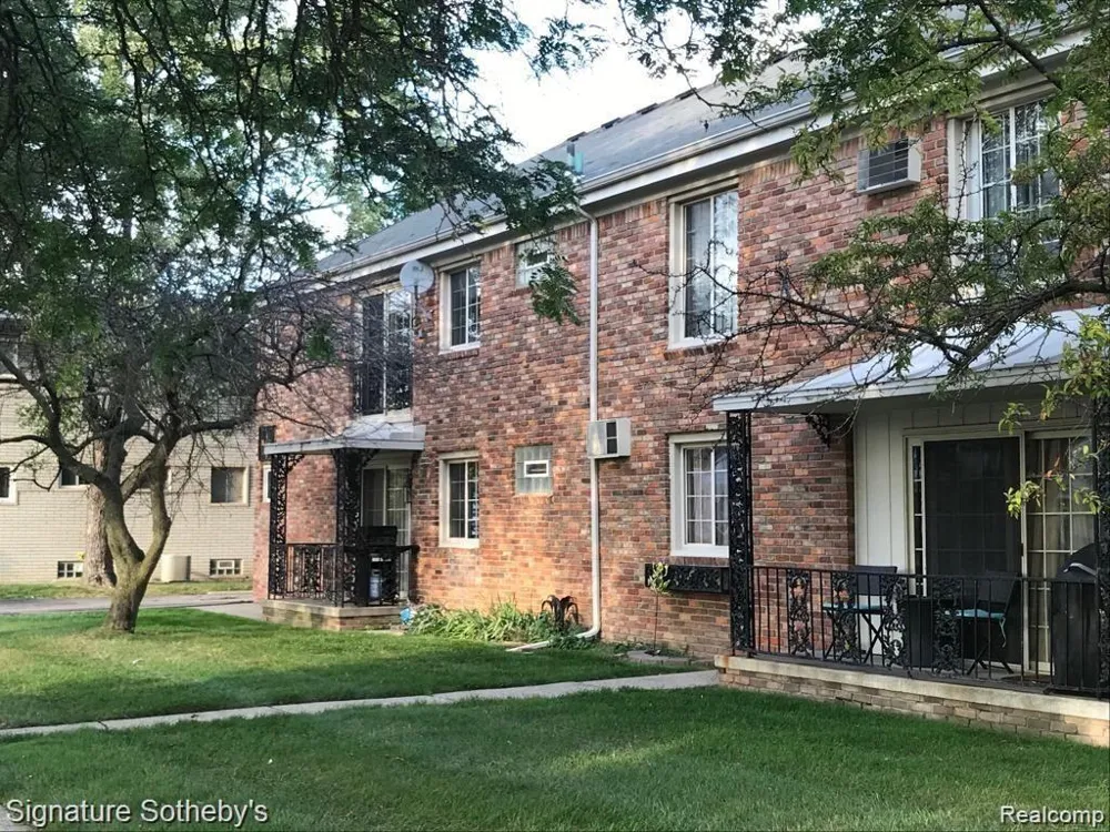 2350 W 14 MILE ROAD #2 Royal Oak City, MI 48073