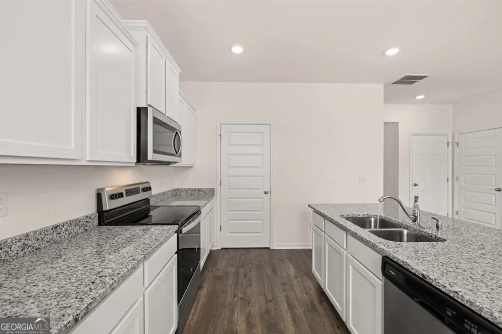 8565 Secretariat DR Lithonia, GA 30058