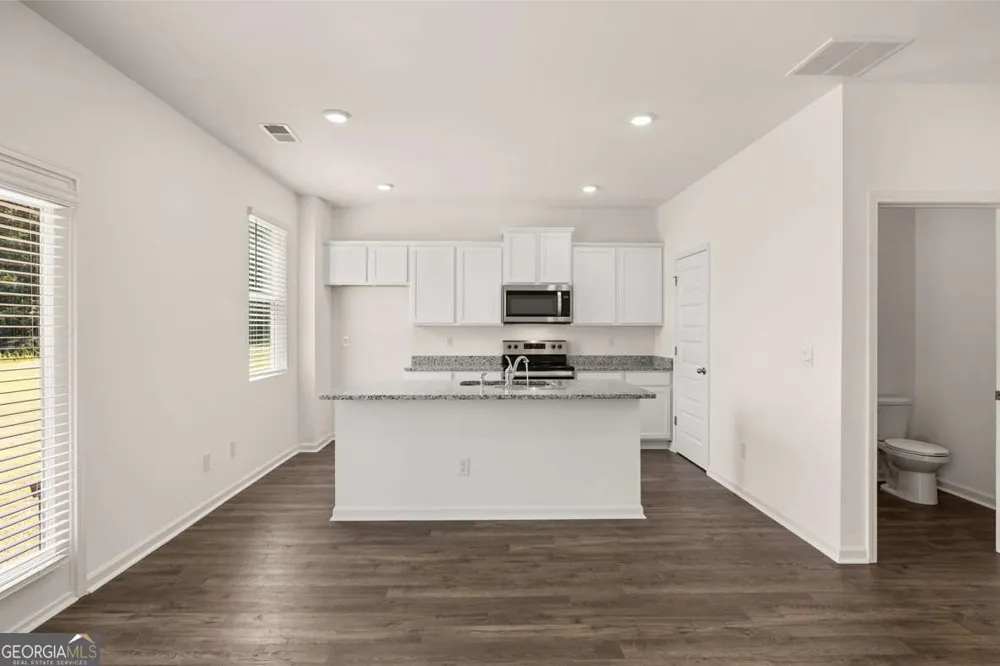 8565 Secretariat DR Lithonia, GA 30058