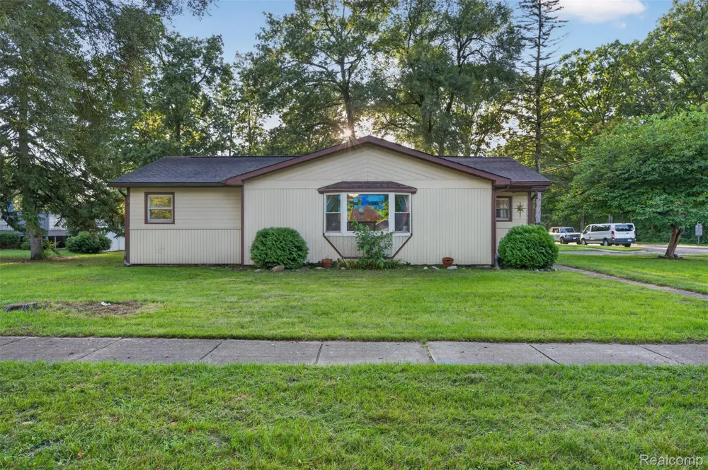 292 Alfred Street Montrose City, MI 48457