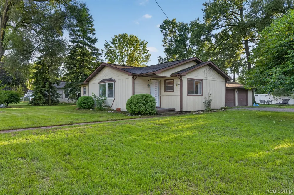 292 Alfred Street Montrose City, MI 48457