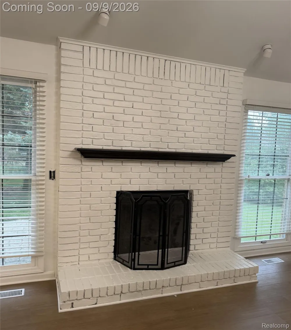 2085 Elkhorn Drive Rochester Hills City, MI 48307