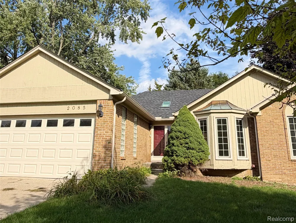 2085 Elkhorn Drive Rochester Hills City, MI 48307