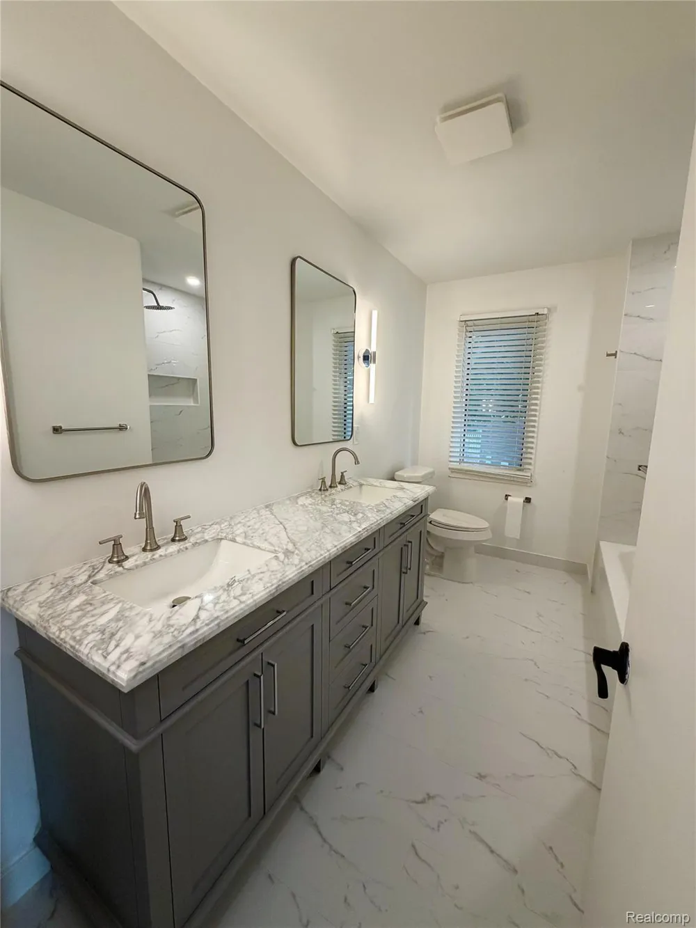 2085 Elkhorn Drive Rochester Hills City, MI 48307