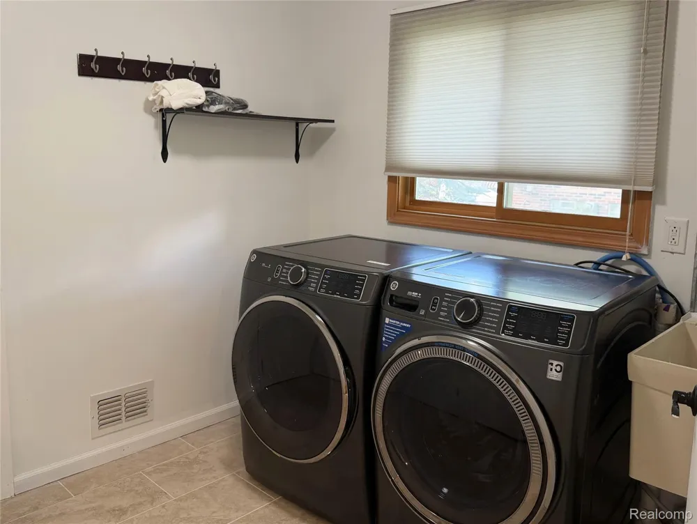 2085 Elkhorn Drive Rochester Hills City, MI 48307