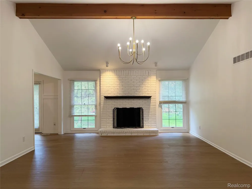 2085 Elkhorn Drive Rochester Hills City, MI 48307