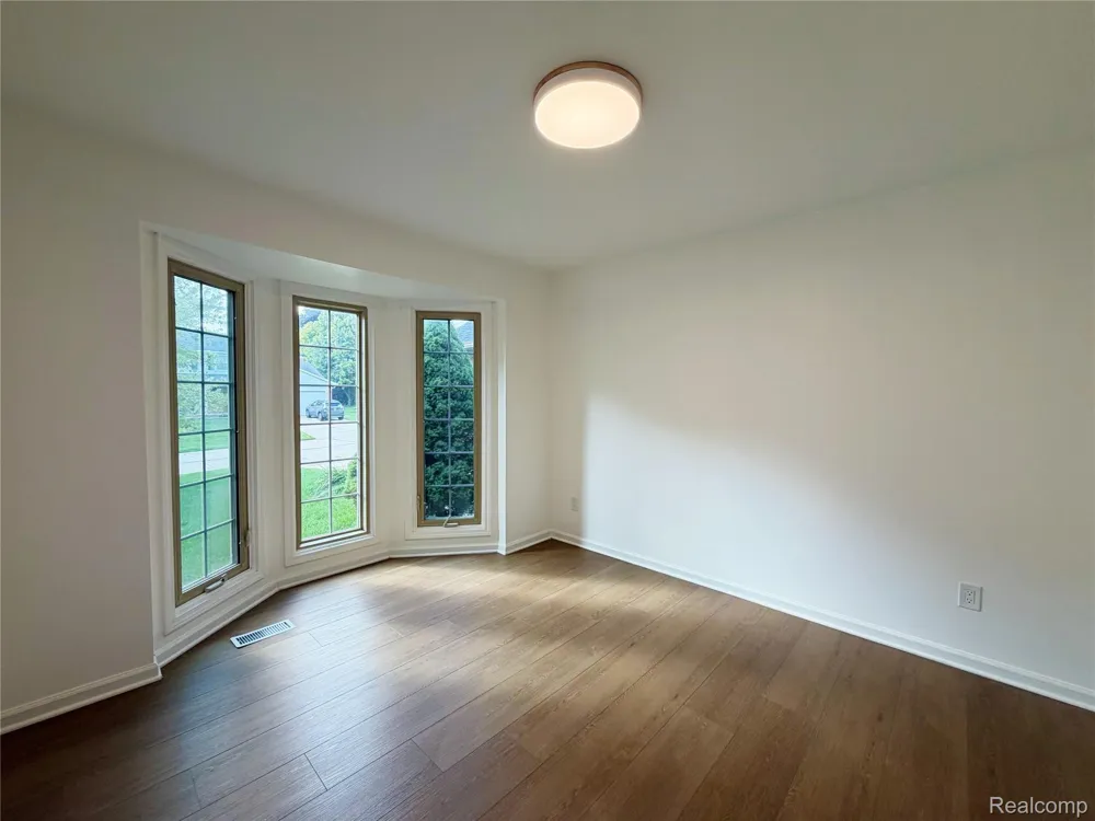 2085 Elkhorn Drive Rochester Hills City, MI 48307
