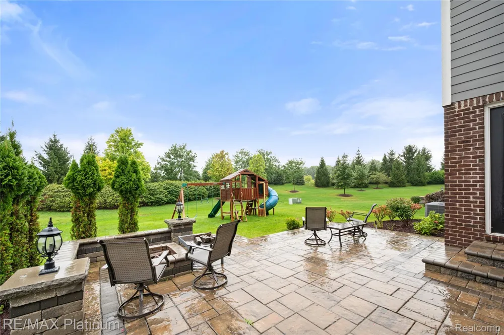 47861 Fieldstone Drive Northville Township, MI 48168