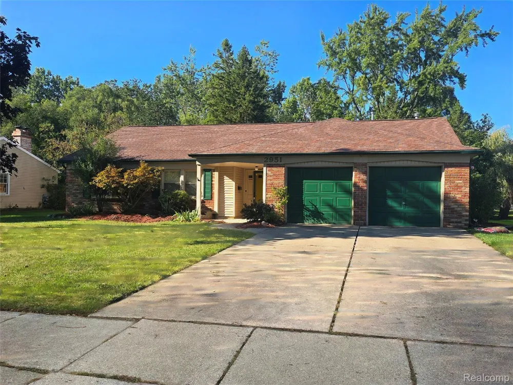 2951 Hill Drive Troy City, MI 48085