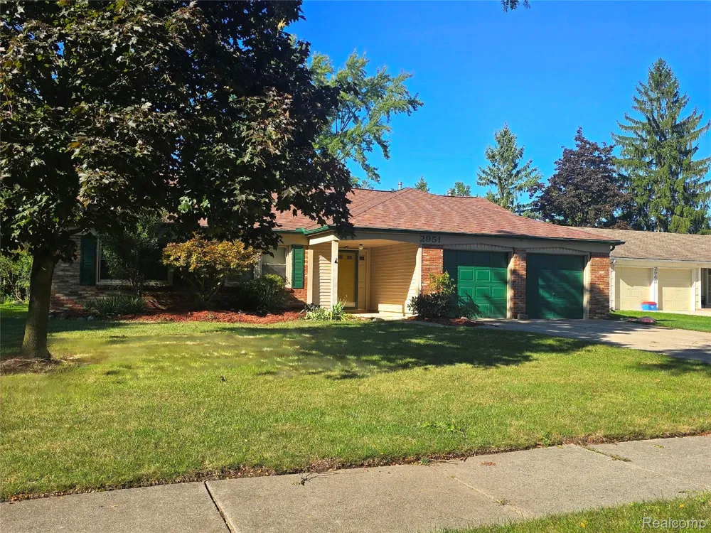 2951 Hill Drive Troy City, MI 48085
