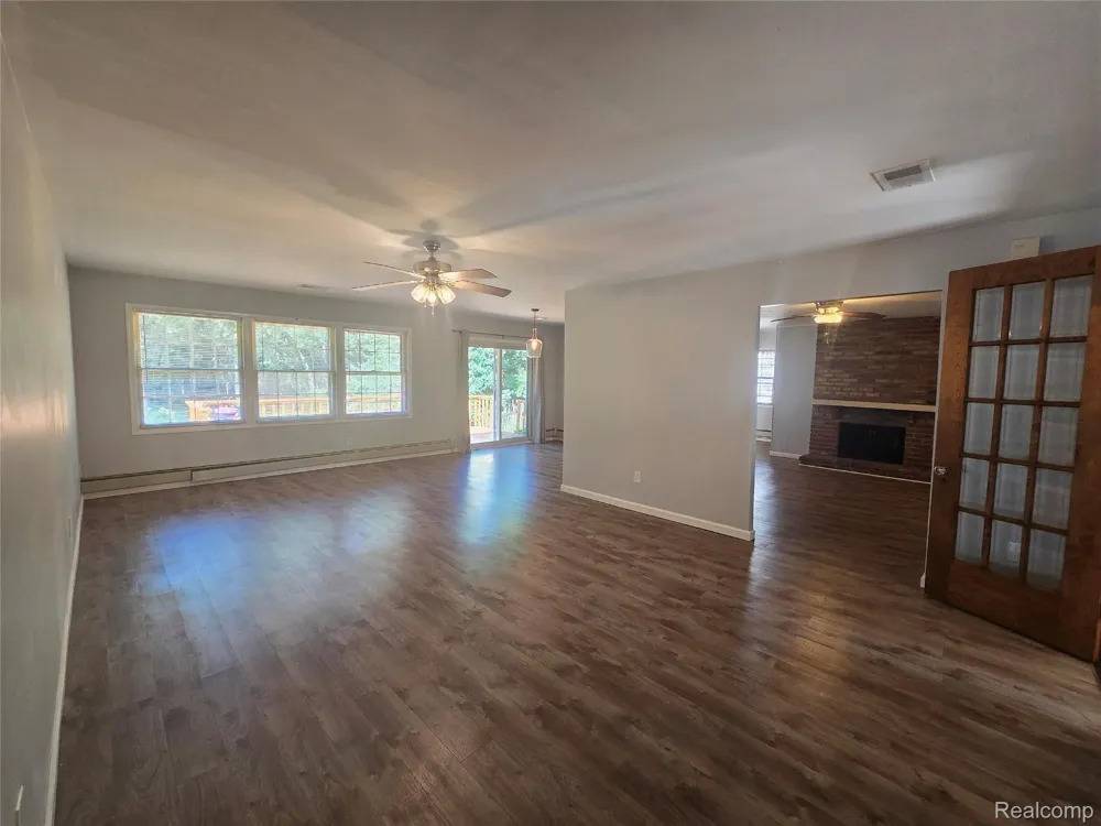 2951 Hill Drive Troy City, MI 48085