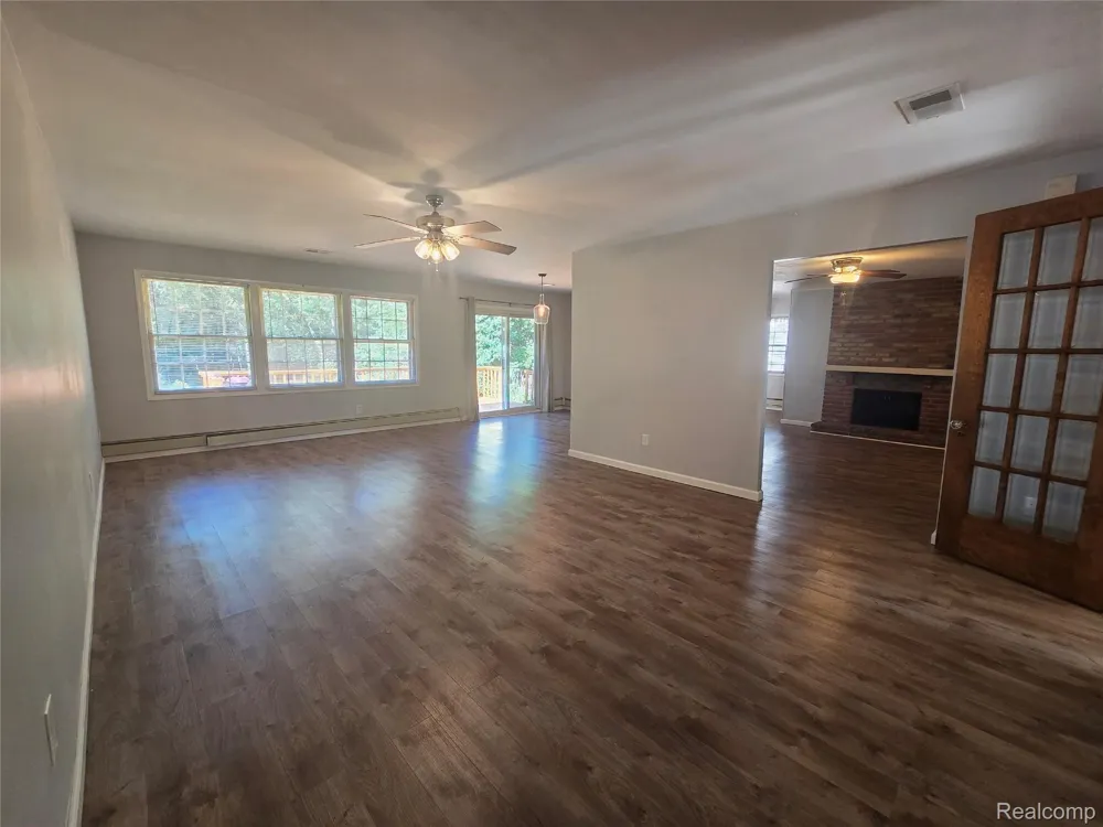 2951 Hill Drive Troy City, MI 48085