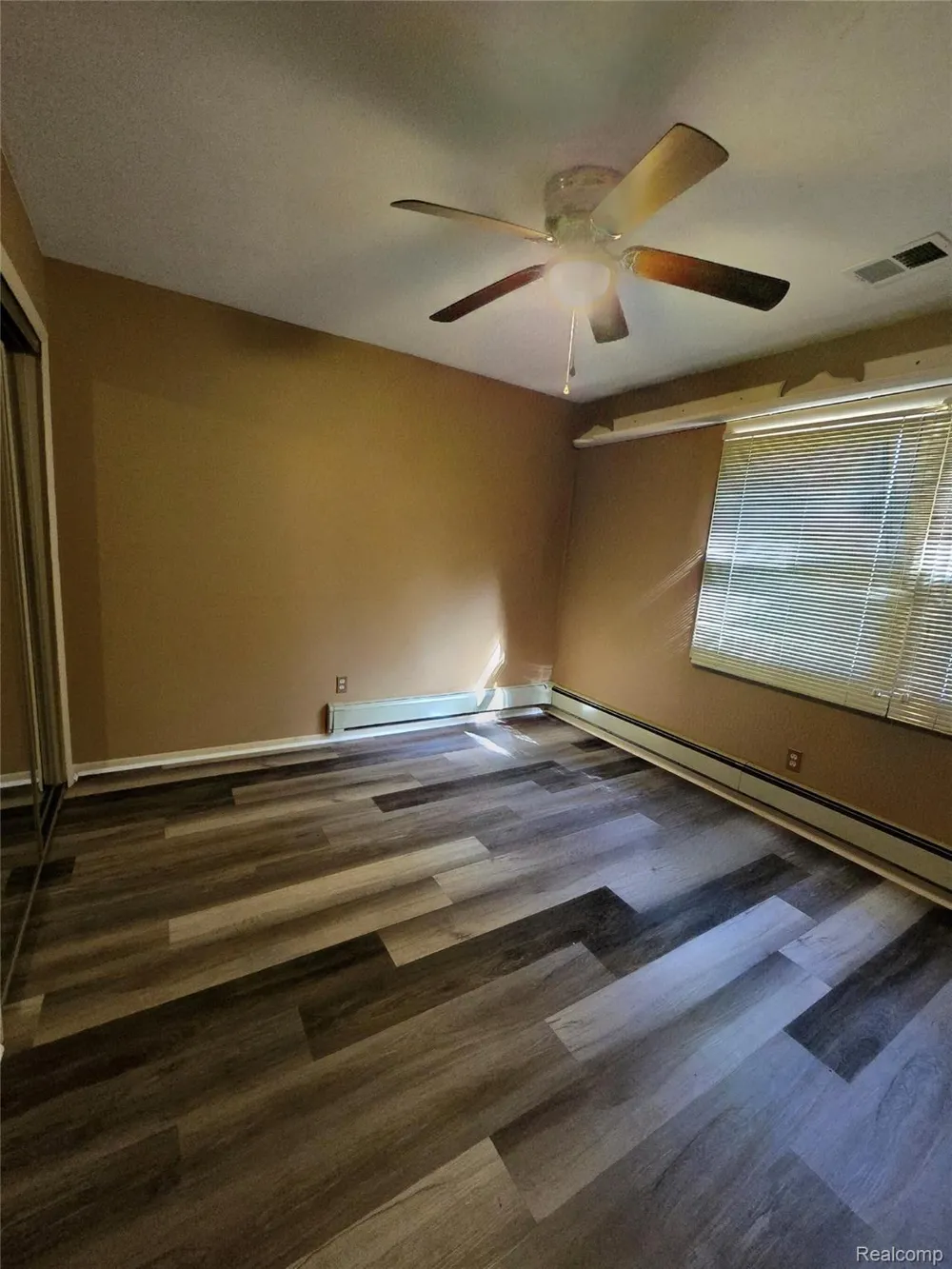 2951 Hill Drive Troy City, MI 48085