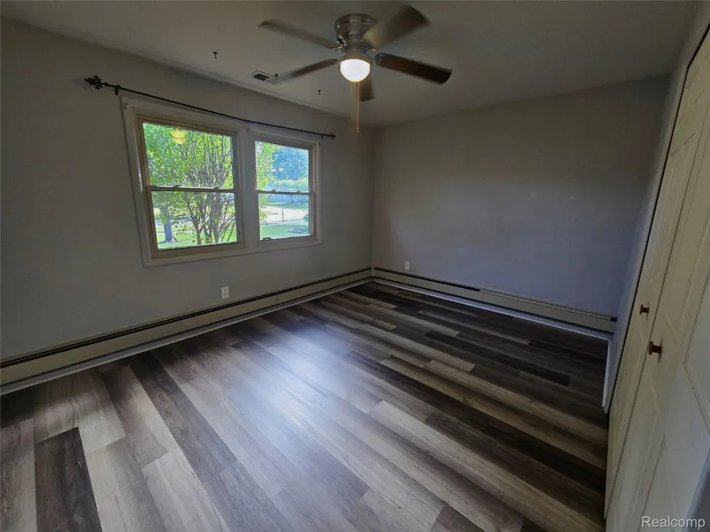 2951 Hill Drive Troy City, MI 48085