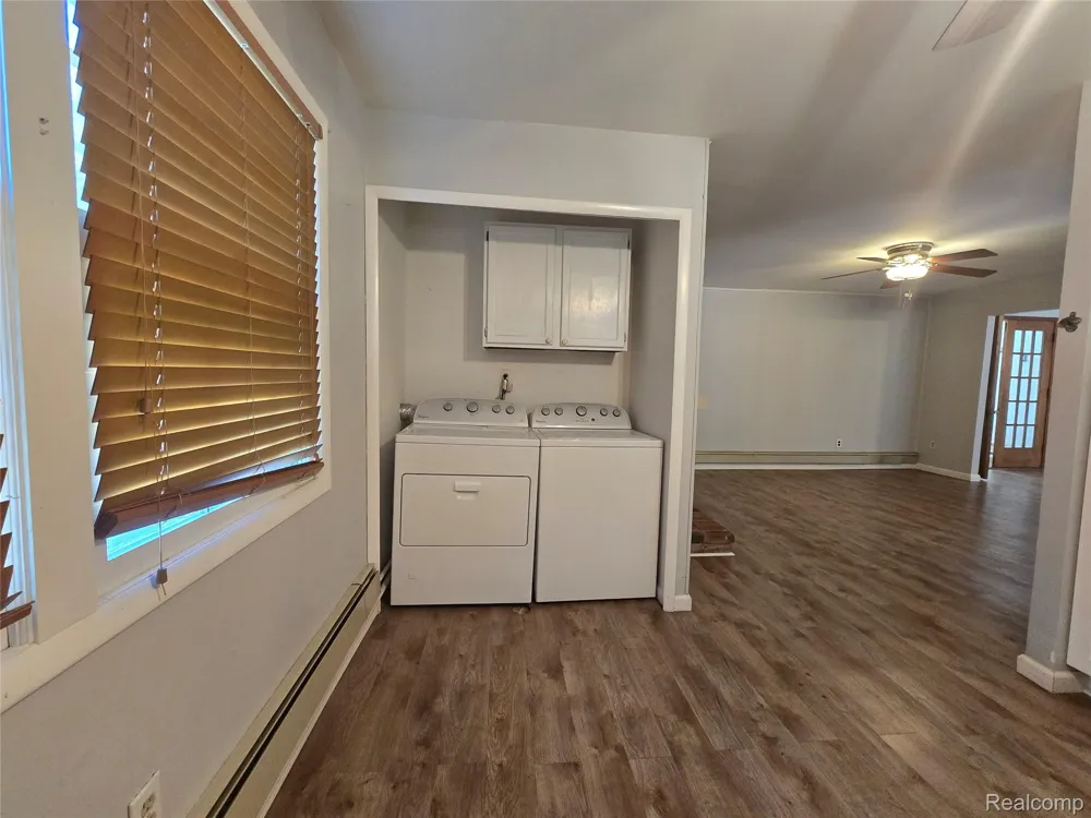 2951 Hill Drive Troy City, MI 48085