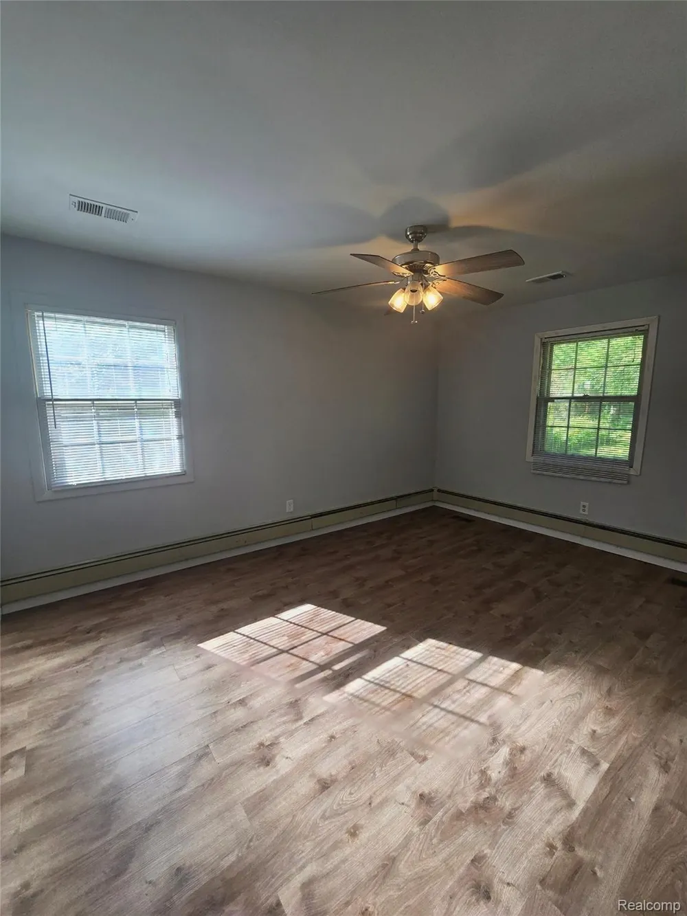 2951 Hill Drive Troy City, MI 48085