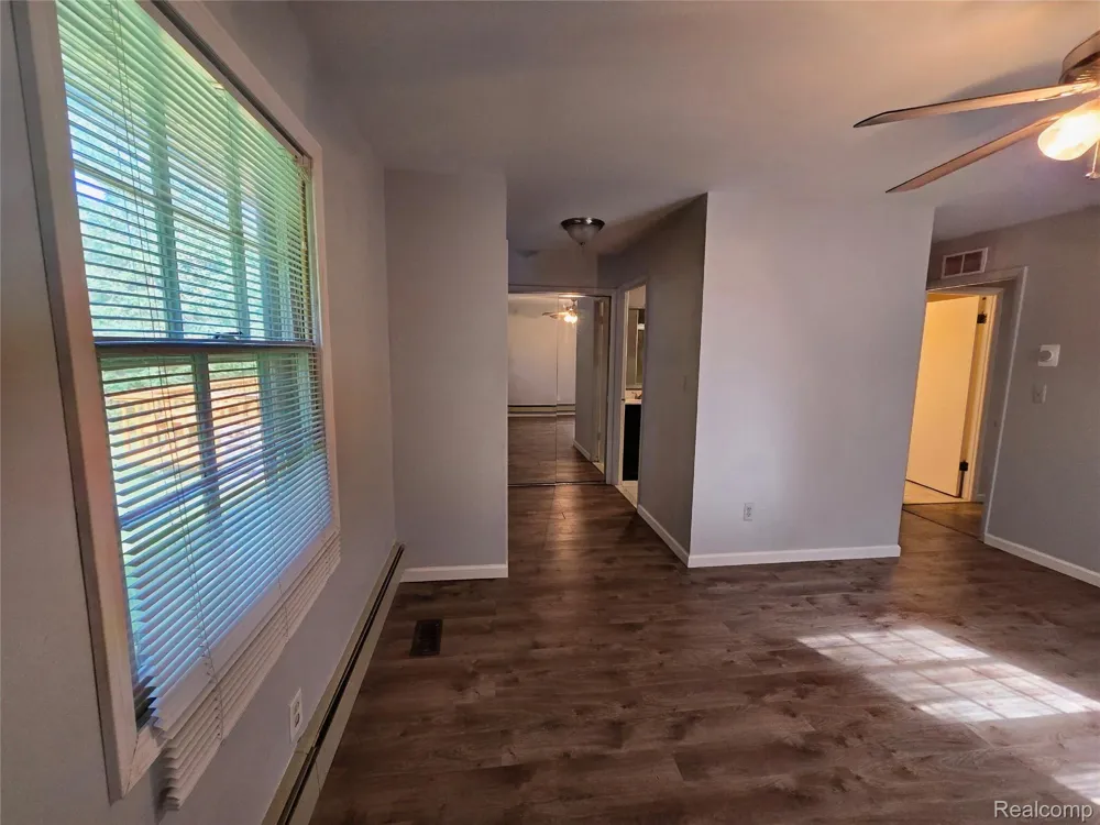 2951 Hill Drive Troy City, MI 48085