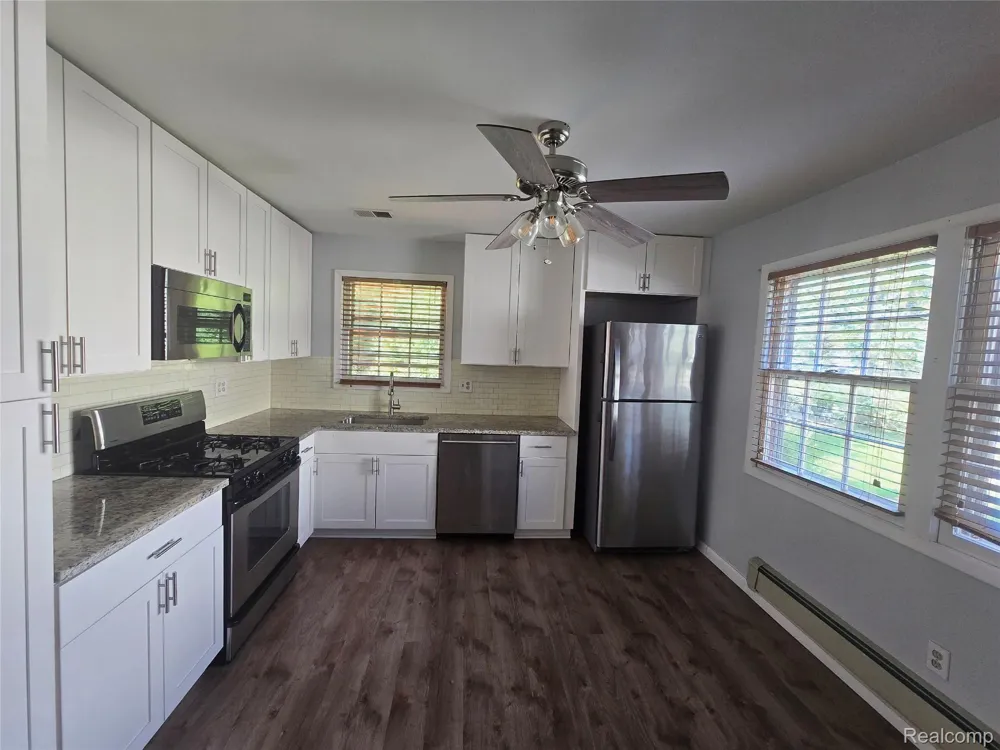 2951 Hill Drive Troy City, MI 48085